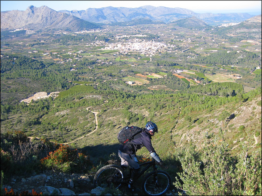 La bajada final exige manos y piernas, así que conviene descansar un poco antes.